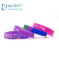 Pulsera colorida del silicón del caucho de silicona de la impresión del logotipo de encargo barato del diseño del OEM para el regalo